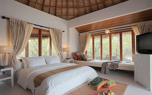 bedroom-resort-style-interior